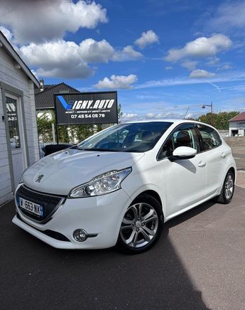  Voir d&eacute;tails -Peugeot 208 1.6 e-HDi 92 CV ALLURE PREMI�RE MAIN GAR &agrave; L'H�pital (57)