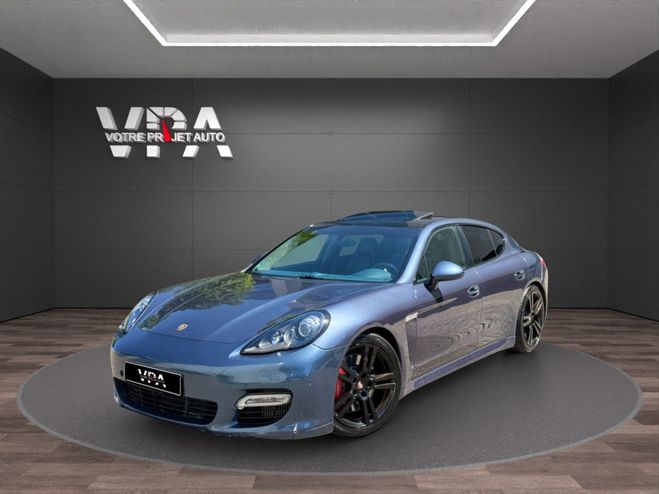 Porsche Panamera Turbo � 4.8 V8 � 500 ch � Sport Chrono � Bleu de 2010