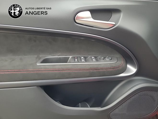 Alfa romeo Junior Elettrica Junior Elettrica 280 ch Veloce ROUGE BRERA TOIT NOIR de 2025