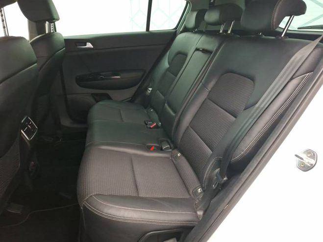 Kia Sportage 1.6 CRDi 136ch MHEV ISG DCT7 4x2 Black E blanc de 2021