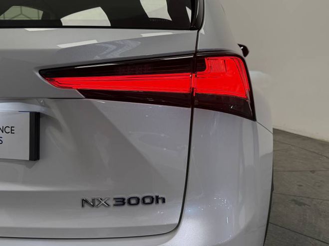 Lexus NX 300h 2WD Pack E-CVT blanc de 2017