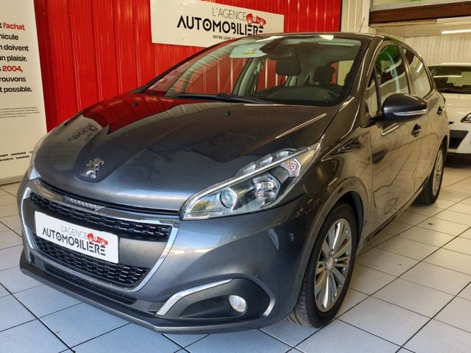 Peugeot 208 1.2L VTI SIGNATURE DISTRIBUTION FAITE Gris de 2018