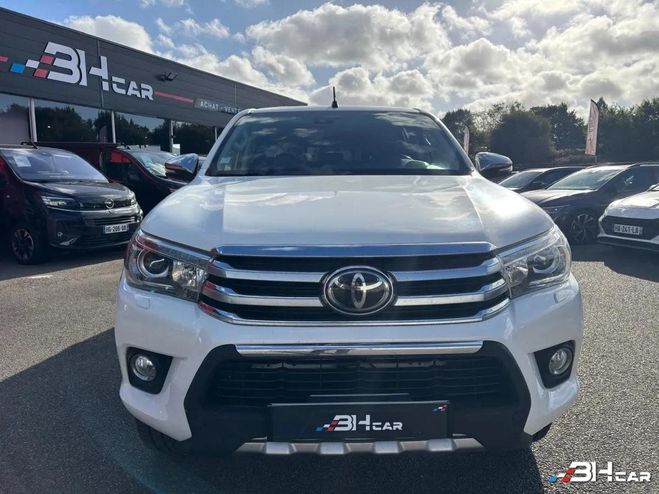 Toyota Hilux DOUBLE CABINE 2.4 D4D 150 LOUNGE 4X4 BVA Blanc de 2019