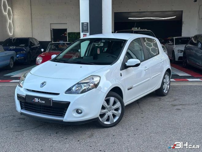 Renault Clio 1.5L DCI 90cv XV-DE-FRANCE / ATTELAGE /  Blanc de 2011
