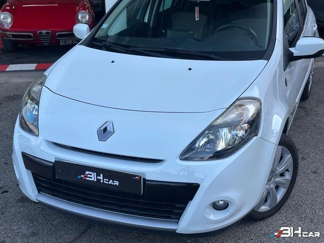 Renault Clio 1.5L DCI 90cv XV-DE-FRANCE / ATTELAGE /  Blanc de 2011