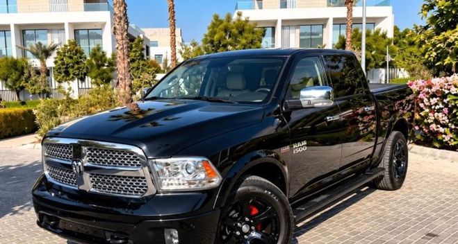 Dodge Ram 1500 Laramie 5.7 V8 4x4 Noir de 2017