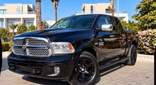Dodge Ram 1500 Laramie 5.7 V8 4x4 Noir de 2017
