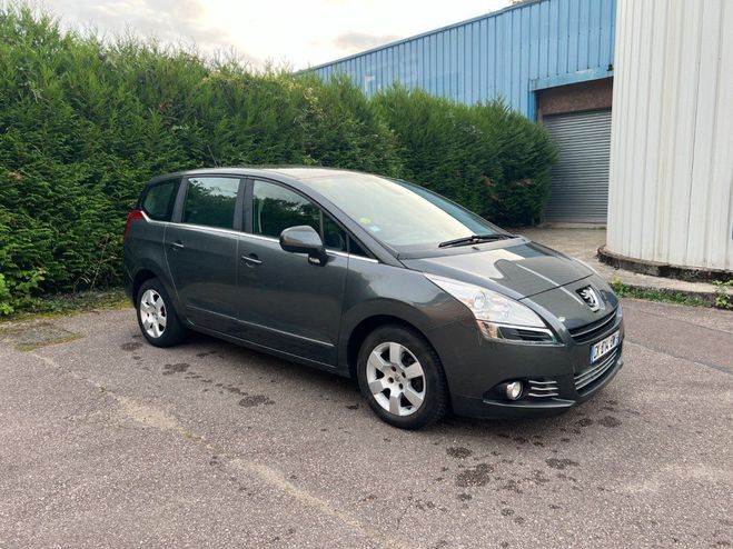 Peugeot 5008 Garantie 12 mois, 1.6 HDi 115cv FAP BVM6 Gris de 2013