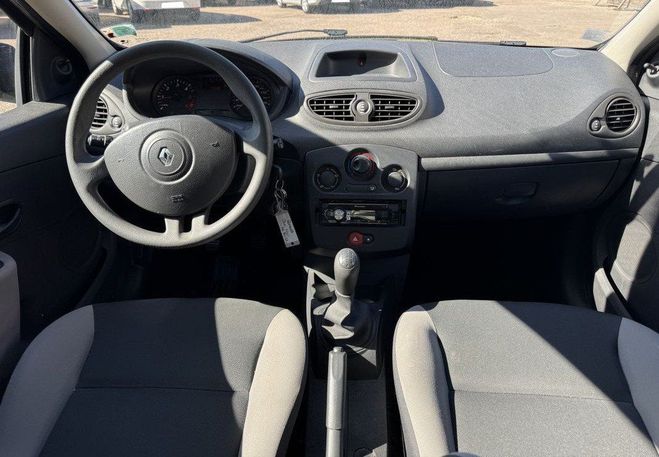 Renault Clio III Phase 2 1,5 DCI 70ch 4ch Noir de 2009