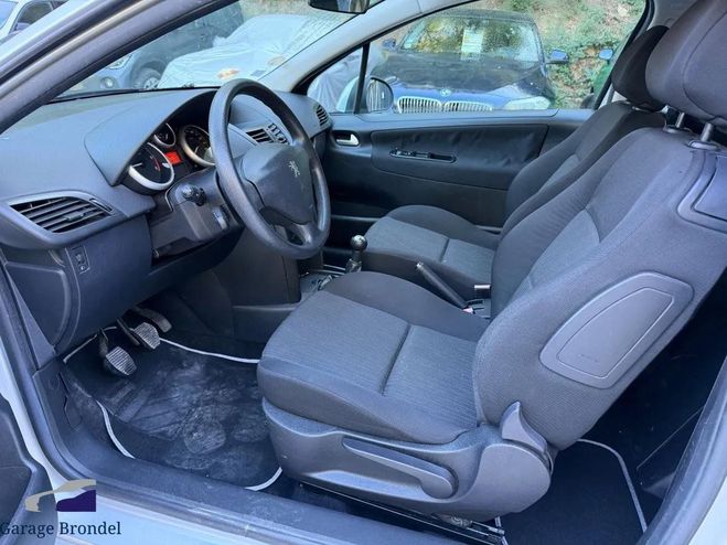Peugeot 207 1.4 HDi 68cv Soci�t� 2�me Main Gris de 2010