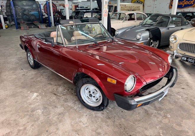 Fiat 124 Spider 2000 Rouge de 1979