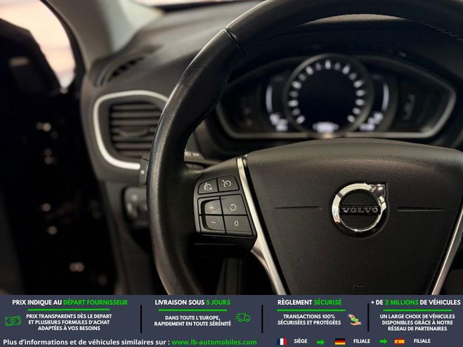 Volvo V40 T2 122 ch BVM Noir M�tallique de 2018