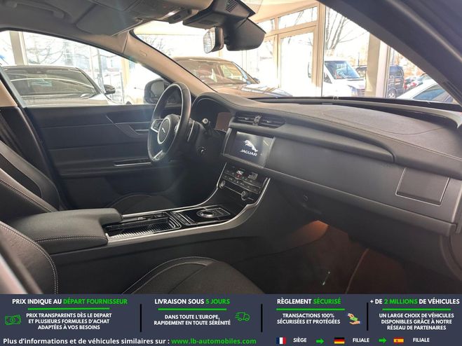 Jaguar XF 300 ch BVA AWD Gris M�tallique de 2019