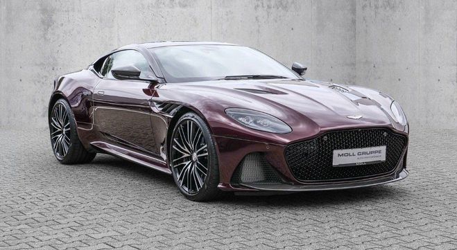 Aston martin DBS Full carbone Devine red de 2024