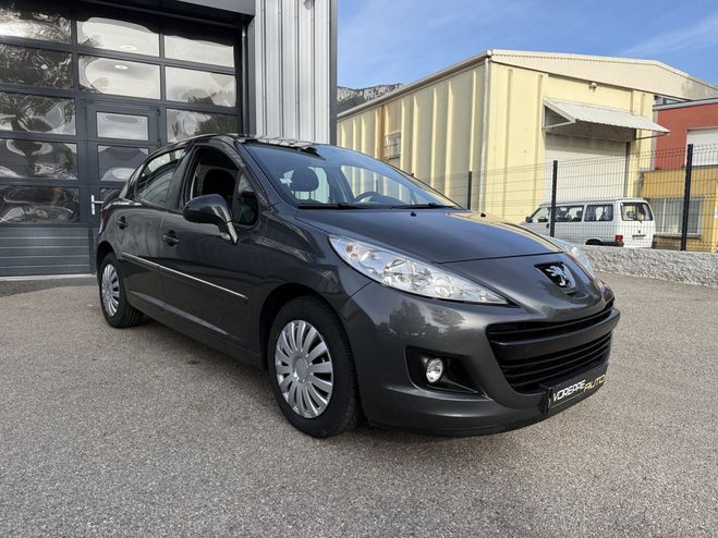 Peugeot 207 207  1.4 HDI FAP BLUE LION 5P Gris F de 2013