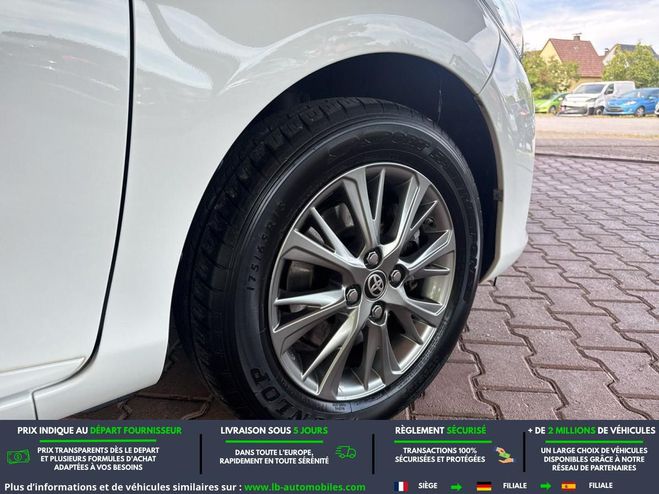 Toyota Yaris HYBRIDE 100ch Blanc de 2017