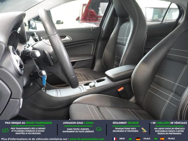 Mercedes Classe GLA 200  BVA Bleu M�tallique de 2017