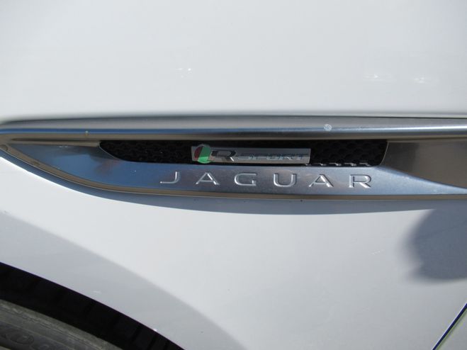 Jaguar F Pace 2.0D 180CH R-SPORT 4X4 BVA8 BLANC de 2016