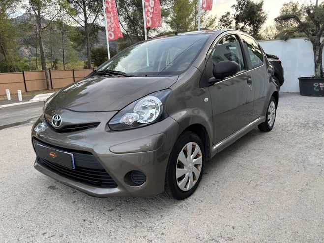 Toyota Aygo 1.0 VVT-i Active PHASE 3 MARRON FONCE de 2013