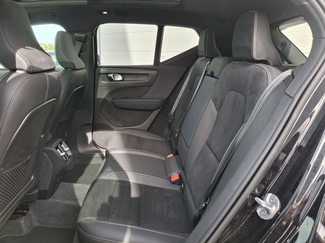 Volvo XC40 XC40 B3 163 ch DCT7 Ultimate 5p White de 2023