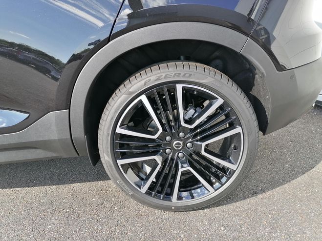 Volvo XC40 XC40 B3 163 ch DCT7 Ultra 5p Black de 2025