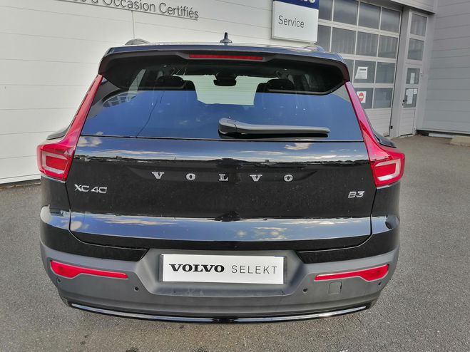 Volvo XC40 XC40 B3 163 ch DCT7 Ultra 5p Black de 2025