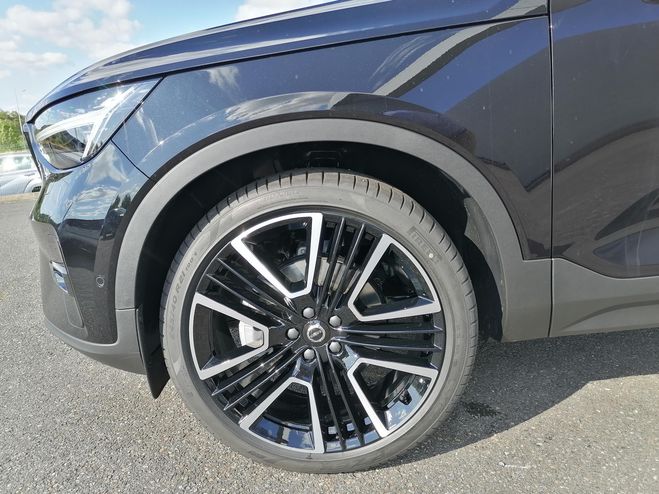 Volvo XC40 XC40 B3 163 ch DCT7 Ultra 5p Black de 2025