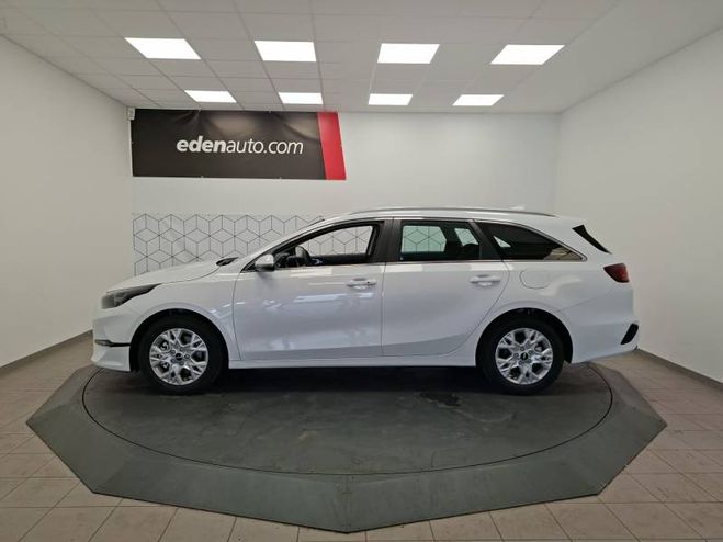 Kia Ceed SW 1.5 T-GDi 140 ch BVM6 Active blanc de 2026