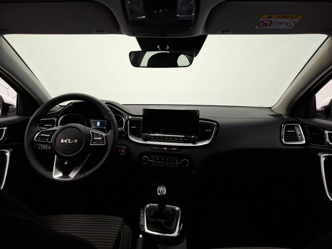 Kia Ceed SW 1.5 T-GDi 140 ch BVM6 Active blanc de 2026