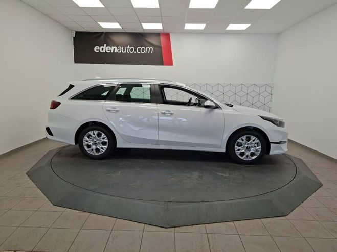 Kia Ceed SW 1.5 T-GDi 140 ch BVM6 Active blanc de 2026