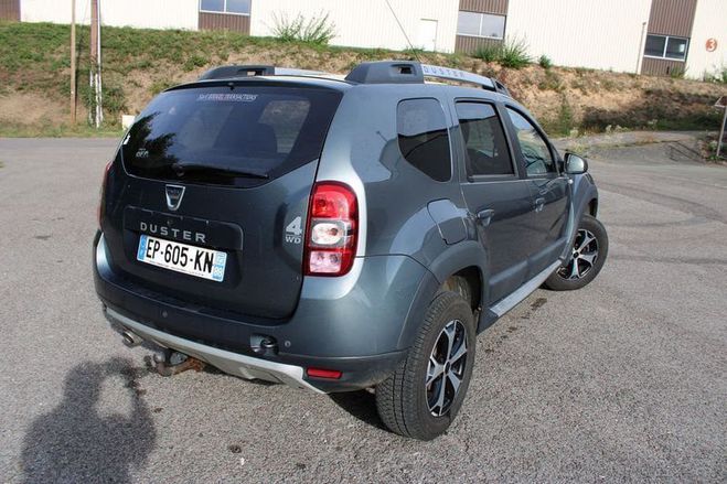 Dacia Duster DCI 110 CV 4X4 EXPLORER GPS 3D CAM�RA US Gris de 2017