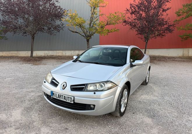 Renault Megane II Coup� Cabriolet 1.6 i 16V 111 cv Bon  Gris de 2009