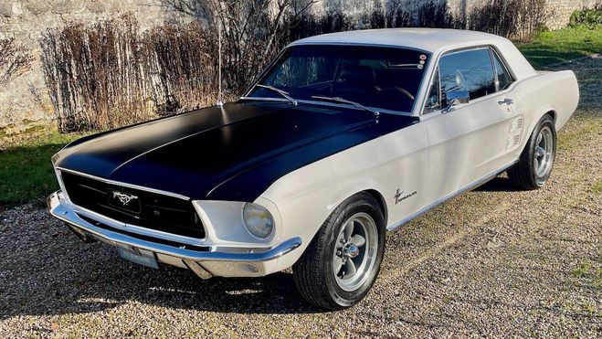 Ford Mustang 1967 coupe v8 Wimbledon White, Capot Noir de 1963