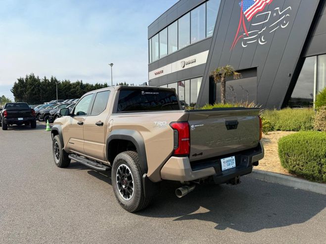 Toyota Tacoma TRD OFF ROAD PREMIUM HYBRIDE MARRON de 2026