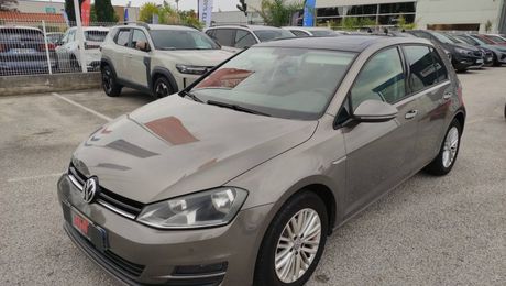 Volkswagen Golf VII 1.2 TSI 105 BlueMotion up 5p 2014 d'occasion a  La Garde (83)