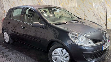 Renault Clio 1,2 AUTHENTIQUE 2009 63 285Kms Distrib o 2009 d'occasion a Saint-Maur-des-Foss�s (94)