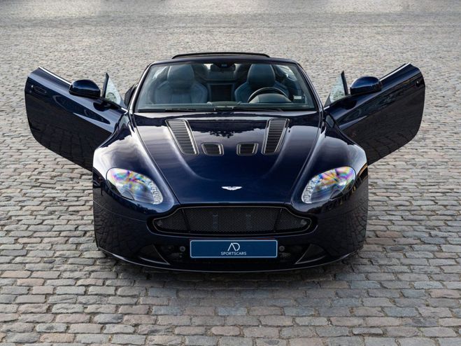 Aston martin V12 Vantage S Midnight Blue Met de 2015