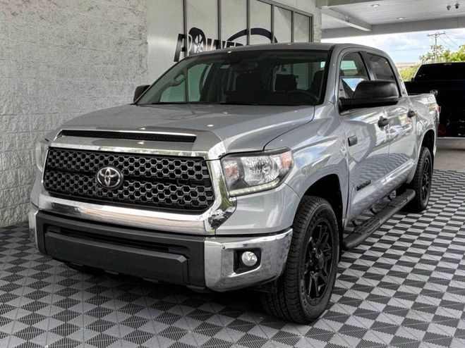 Toyota Tundra SR5 4x2 4dr CrewMax Cab Pickup SB Gris de 2021
