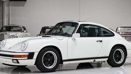 Porsche 911 CARRERA 3.2 SUNROOF COUPE (G50 FIVE-SPEE 1987 d'occasion a Paris (75)