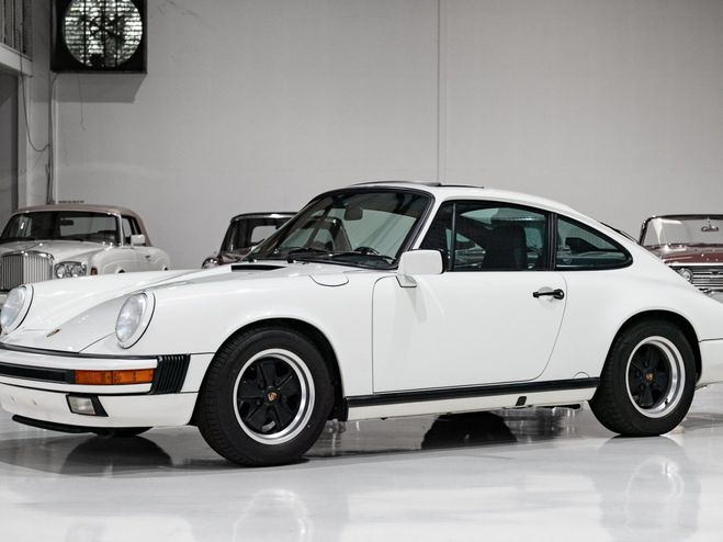 Porsche 911 CARRERA 3.2 SUNROOF COUPE (G50 FIVE-SPEE Blanc de 1987