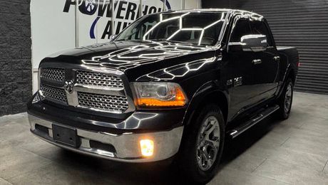 Dodge Ram 1500 Laramie 4x4 4dr Crew Cab 5.5 ft. SB 2013 d'occasion a Paris (75)