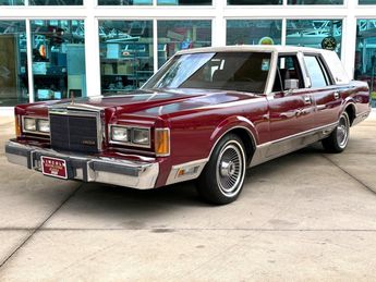  Voir d&eacute;tails -Lincoln Town car Signature Series &agrave; Paris (75)