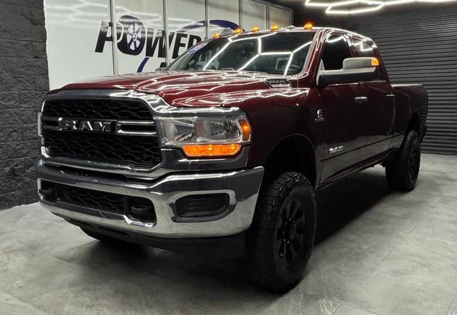 Dodge Ram 2500 Tradesman 4x4 4dr Crew Cab 6.3 ft.  Bordeaux de 2021