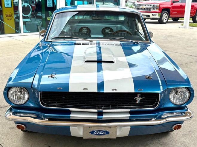 Ford Mustang 2 2 Fastback  de 1966