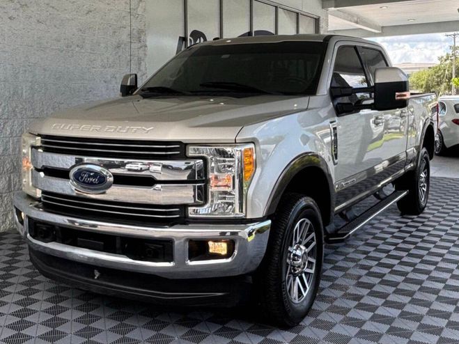 Ford F250 F-250 Super Duty Lariat 4x4 4dr Crew Cab Beige de 2017