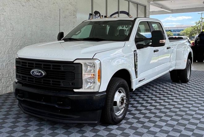 Ford F350 F-350 Super Duty XL 4x2 4dr Crew Cab 8 f Blanc de 2024