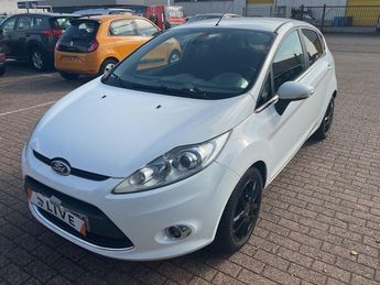 Ford Fiesta 1.6 TDCi 95 FAP Titanium 2011 d'occasion a Bouxi�res-sous-Froidmont (54)