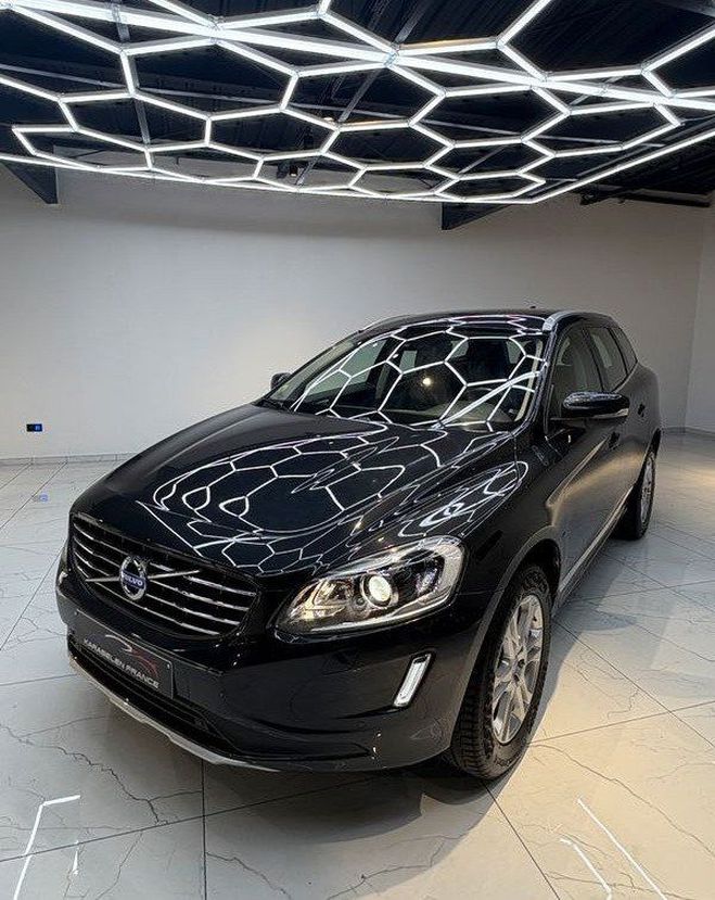 Volvo XC60 2.0 Diesel 136ch 5 cylindres Full option Gris de 2014