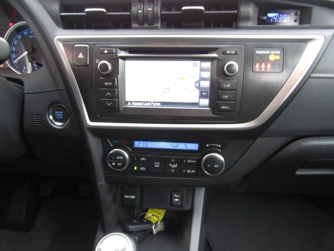 Toyota Auris 124 D-4D Feel! Blanc de 2015