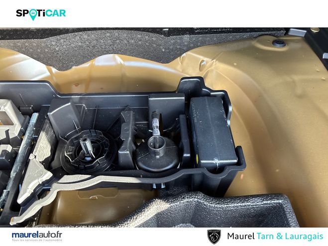 Peugeot 2008 2008 PureTech 130 S&S EAT8 Allure 5p Black de 2024